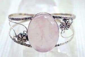 rose quartz jewelry featured image